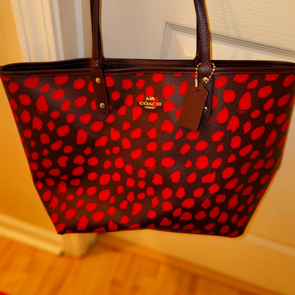 Coach bag two in one reversible with pouch